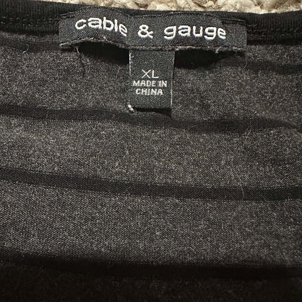 Cable & Gauge Women’s Top – Size XL – Black Striped Button-Sleeve Shirt - Picture 4 of 5